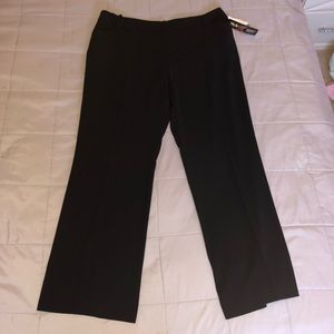 ✨4/$25✨ Women’s black flared dress pants NWT